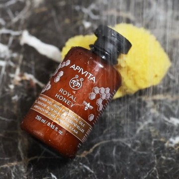 Apivita - Xhel dushi i mjaltit mbretëror me vajra esenciale Apivita - 1